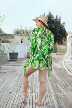 Cargar imagen en el visor de la galería, Desert Bloom Sheer Allover Cactus Printed Kimono Shrug Jacket Cover up